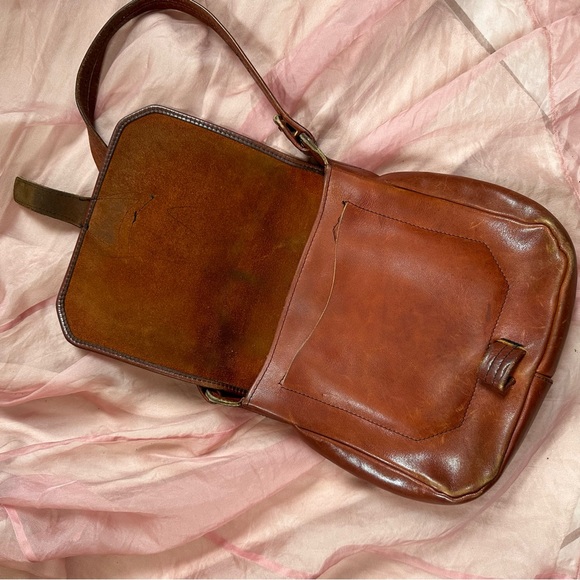 ✨ vintage 1970s leather bag - Picture 3 of 6